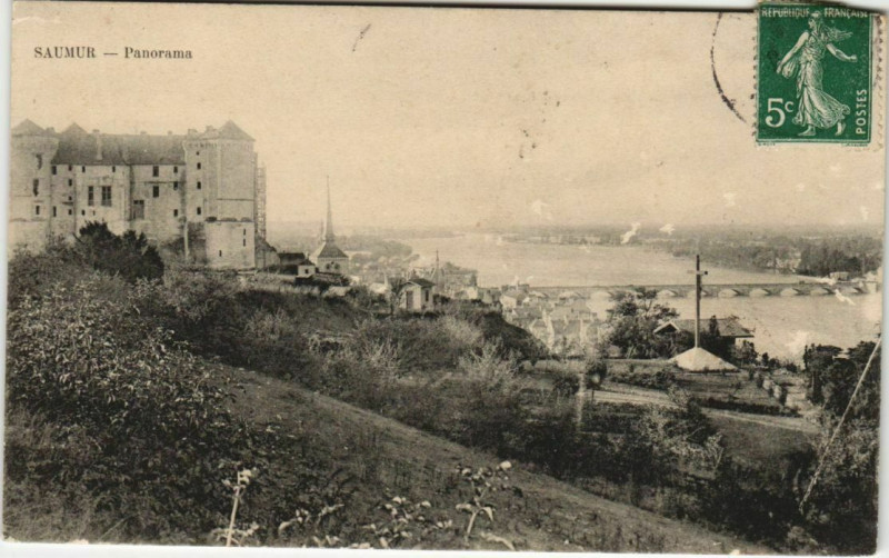 Carte postale ancienne Saumur panorama France à Saumur
