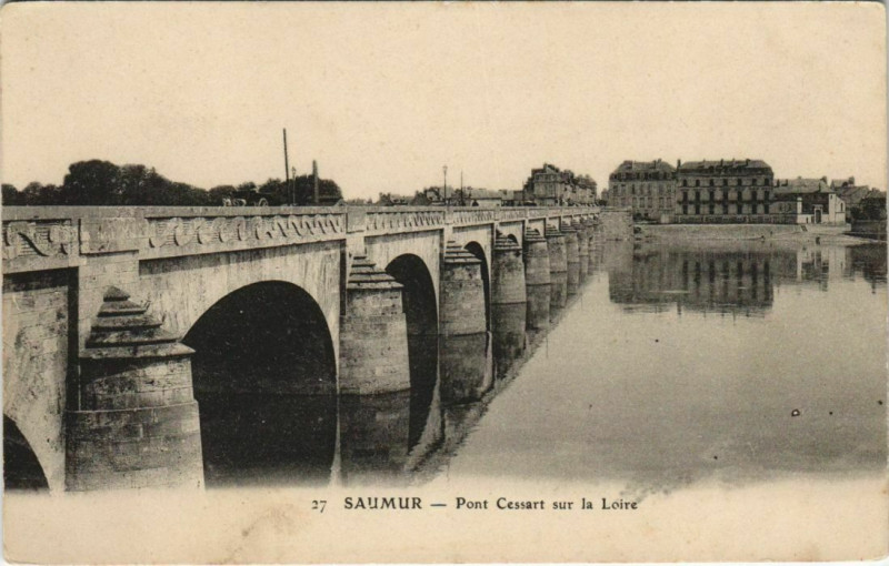 Carte postale ancienne Saumur Pont Cessart sur la Loire France à Saumur