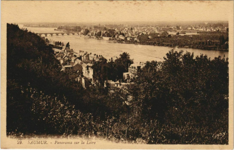 Carte postale ancienne Saumur panorama France à Saumur