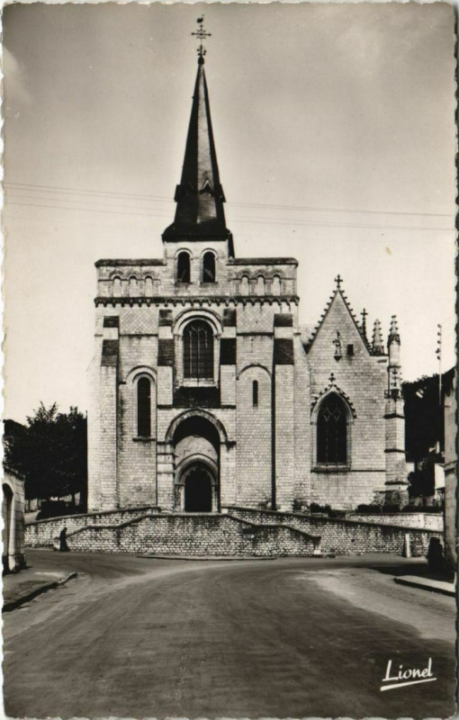 Carte postale ancienne Saumur Eglise N.-D. De Nantilly France à Saumur