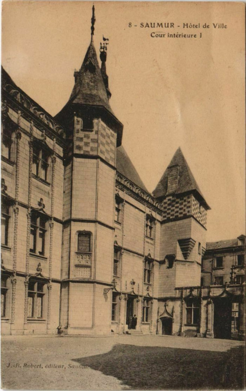 Carte postale ancienne Saumur Hotel de Ville France à Saumur