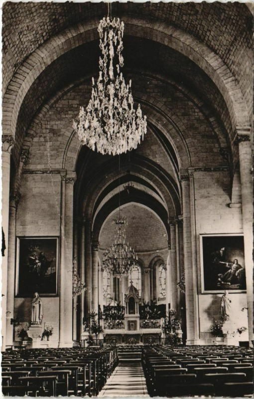 Carte postale ancienne Saumur Eglise N.-D. De Nantilly ,Interieur France à Saumur