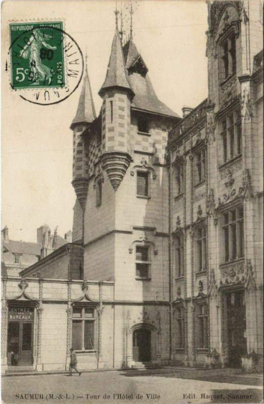 Carte postale ancienne Saumur Tour de l'Hotel de Ville France à Saumur