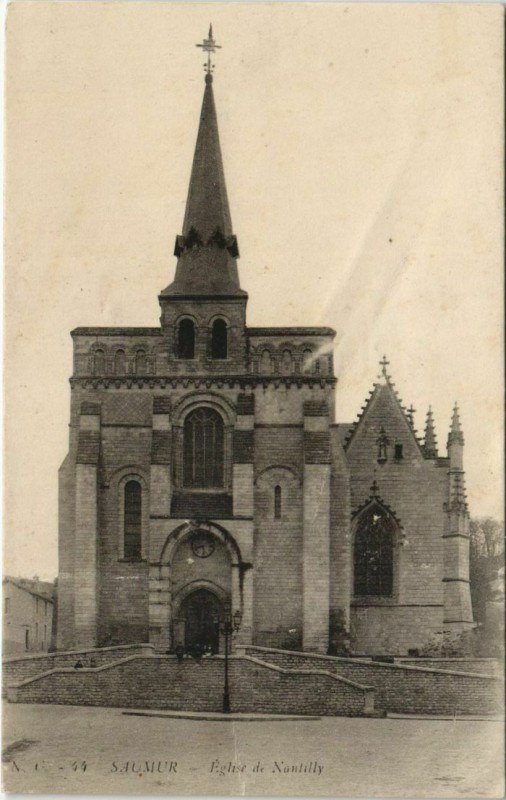 Carte postale ancienne Saumur Eglise N.-D. De Nantilly France à Saumur