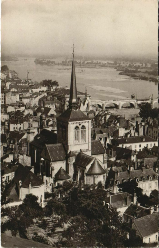 Carte postale ancienne Saumur Eglise Saint-Pierre France à Saumur