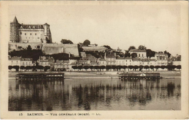 Carte postale ancienne Saumur vue generale France à Saumur