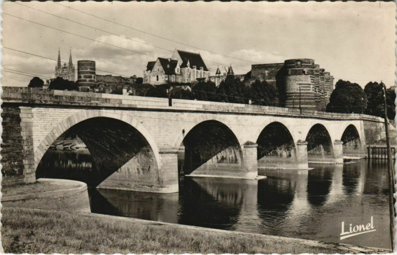 Carte postale ancienne Angers Pont de la Basse Chaine France à Angers