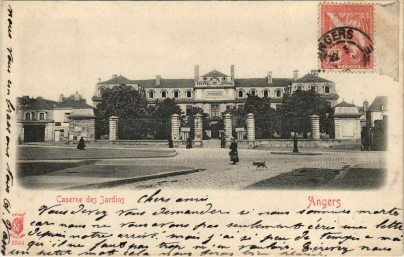 Carte postale ancienne Angers Caserne des Jardins France à Angers