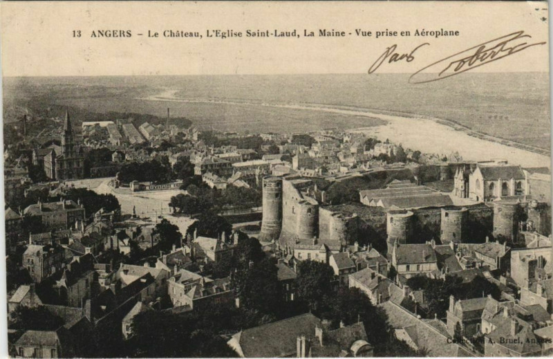Carte postale ancienne Angers vue prise en aeroplane France à Angers