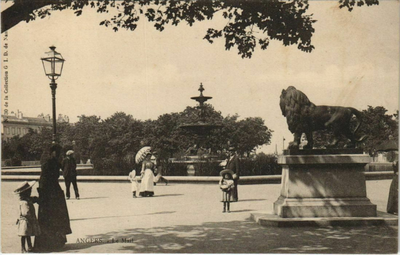 Carte postale ancienne Angers Le Mail France à Angers
