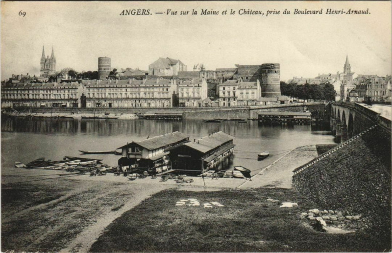 Carte postale ancienne Angers vue sur la Maine France à Angers