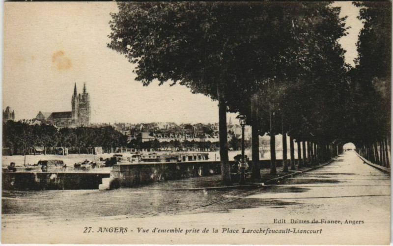 Carte postale ancienne Angers vue d'ensemble France à Angers