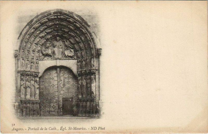 Carte postale ancienne Angers Portail de la Cathedrale France à Angers