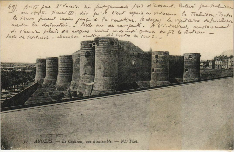 Carte postale ancienne Angers Le Chateau France à Angers