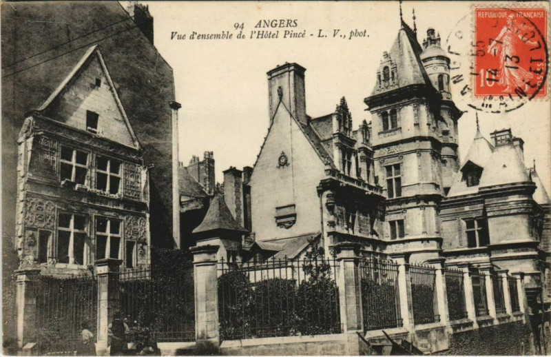 Carte postale ancienne Angers vue d'ensemble de l'Hotel Pince France à Angers