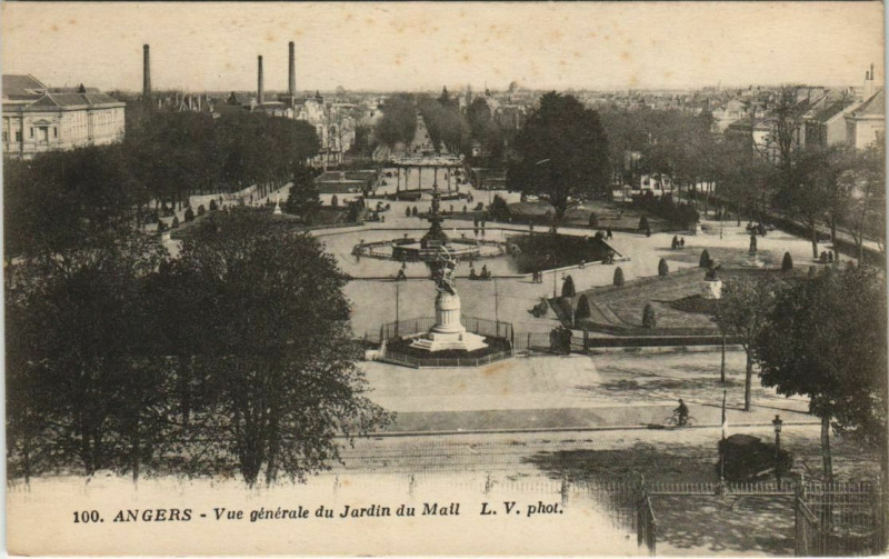 Carte postale ancienne Angers vue generale du Jardin du Mail France à Angers