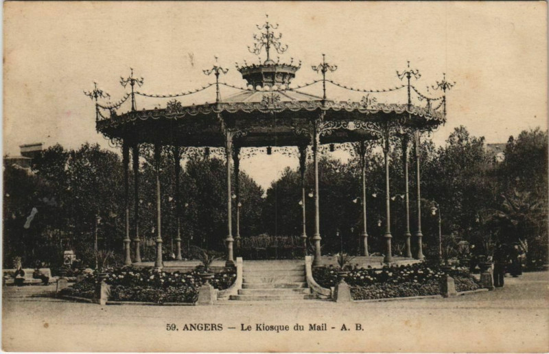 Carte postale ancienne Angers Le Kiosque du Mail France à Angers