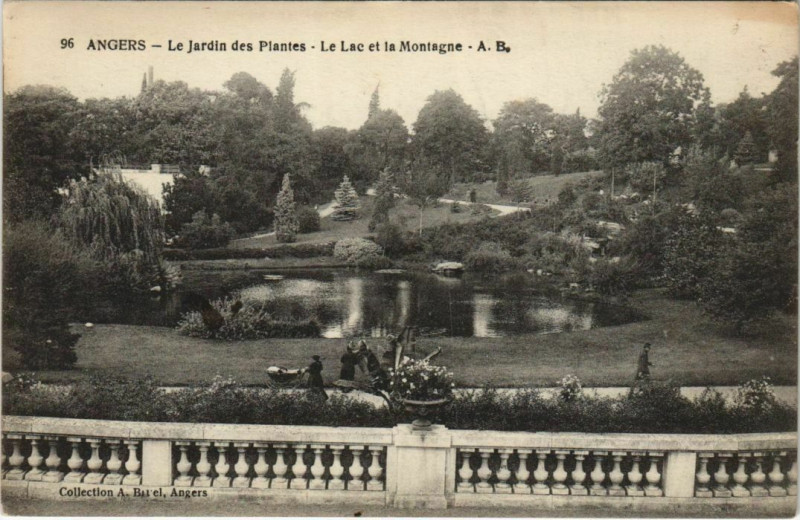 Carte postale ancienne Angers Jardin des Plantes ,le lac&Montagne France à Angers