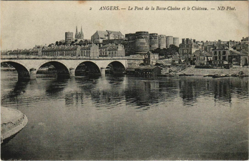 Carte postale ancienne Angers Pont de la Basse Chaine France à Angers