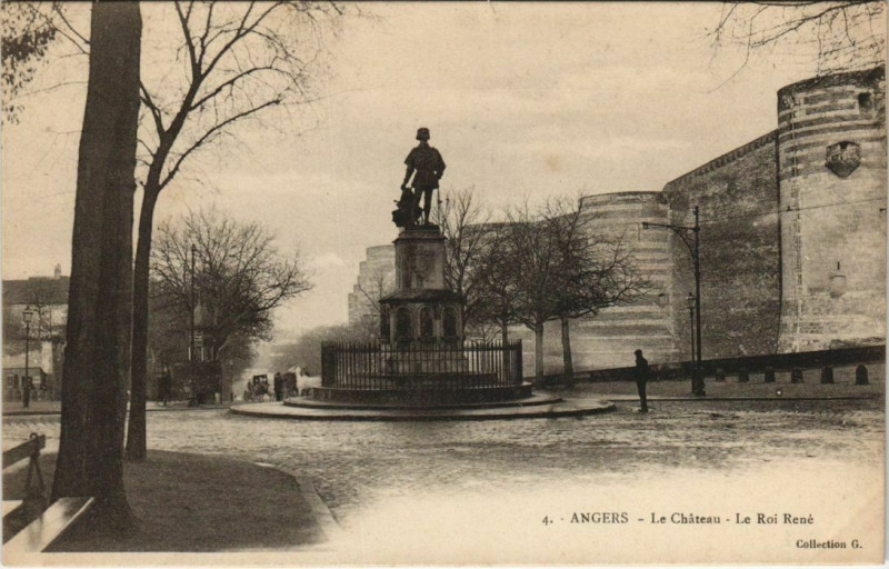 Carte postale ancienne Angers Le Chateau France à Angers