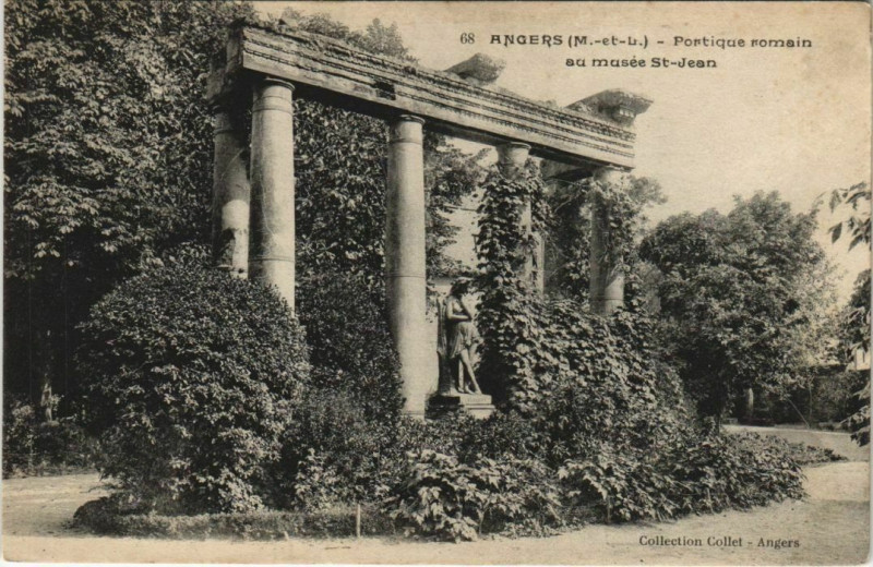 Carte postale ancienne Angers Portique romain au musee Saint-Jean France à Angers