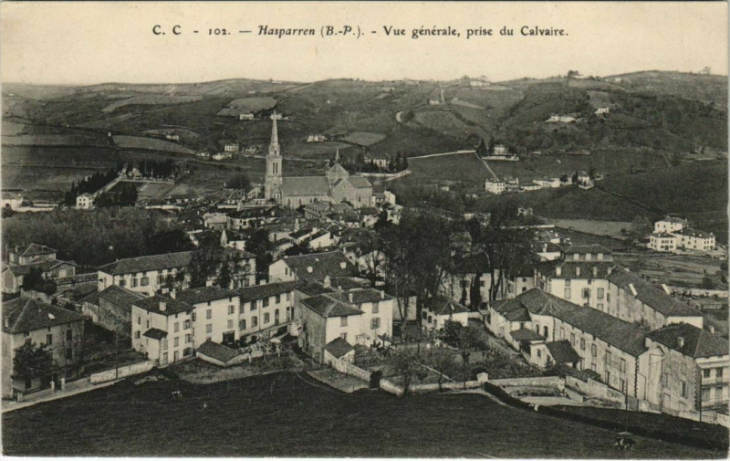 Carte postale ancienne Hasparren Vue generale, prise du Calvaire France à Hasparren