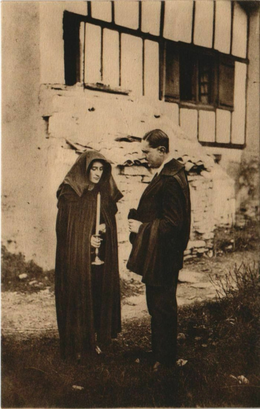 Carte postale ancienne Au Pays Basque Costume de deuil France