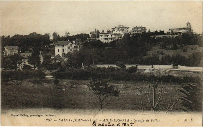 Carte postale ancienne Saint Jean de Luz Groupe de Villas France à Saint-Jean-de-Luz