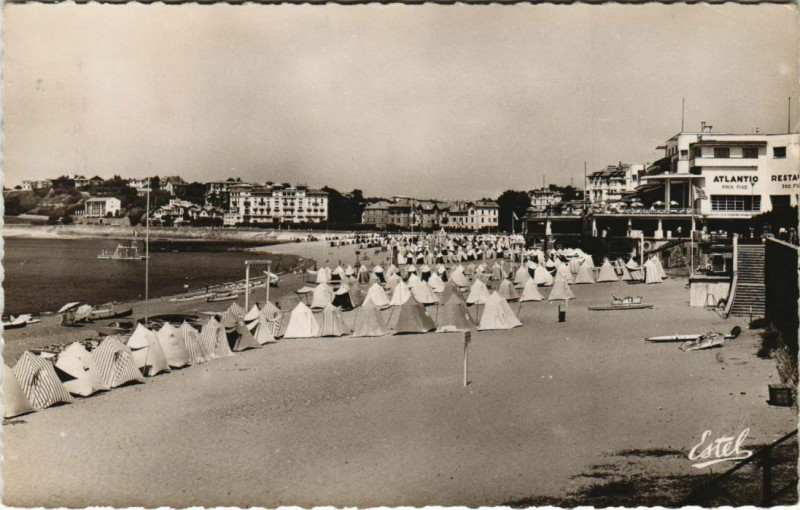 Carte postale ancienne Saint Jean de Luz La Plage et le Casino France à Saint-Jean-de-Luz