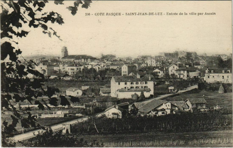 Carte postale ancienne Saint Jean de Luz Entree de la ville par Ascain France à Ascain