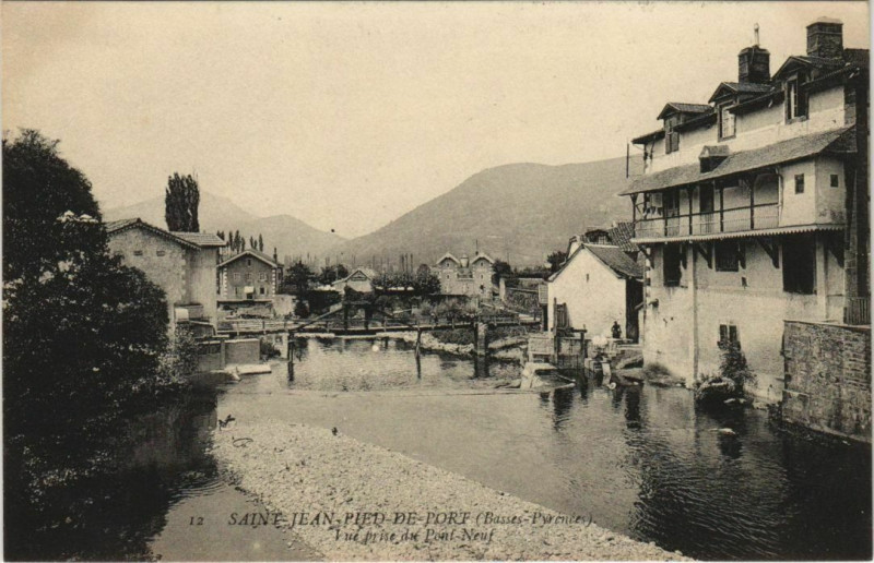 Carte postale ancienne St.Jean Pied de Port Vue Prise du Pont Neuf France