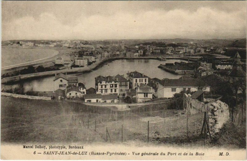 Carte postale ancienne Saint Jean de Luz Vue Generale du Port France à Saint-Jean-de-Luz