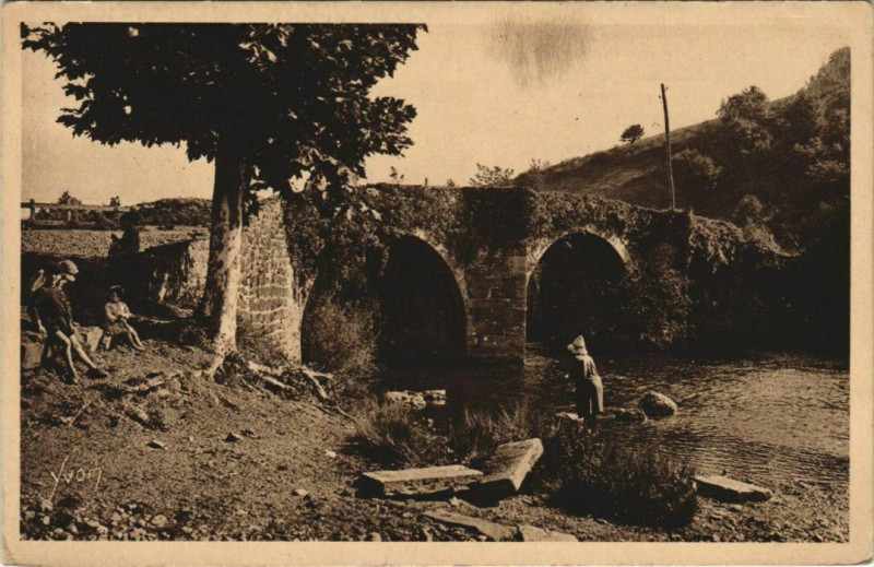 Carte postale ancienne Saint Jean de Luz Vieux Pont s la Nivelle France à Saint-Jean-de-Luz