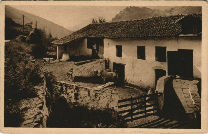 Carte postale ancienne Bidarray Une ferme non loin du Village France à Bidarray