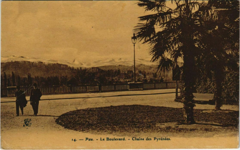Carte postale ancienne Pau Chaine des Pyrenees France à Pau