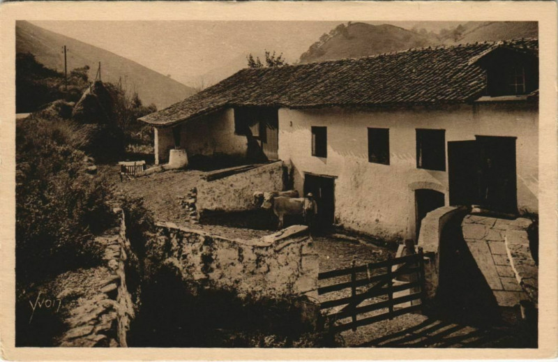 Carte postale ancienne Bidarray Une ferme non loin du Village France à Bidarray