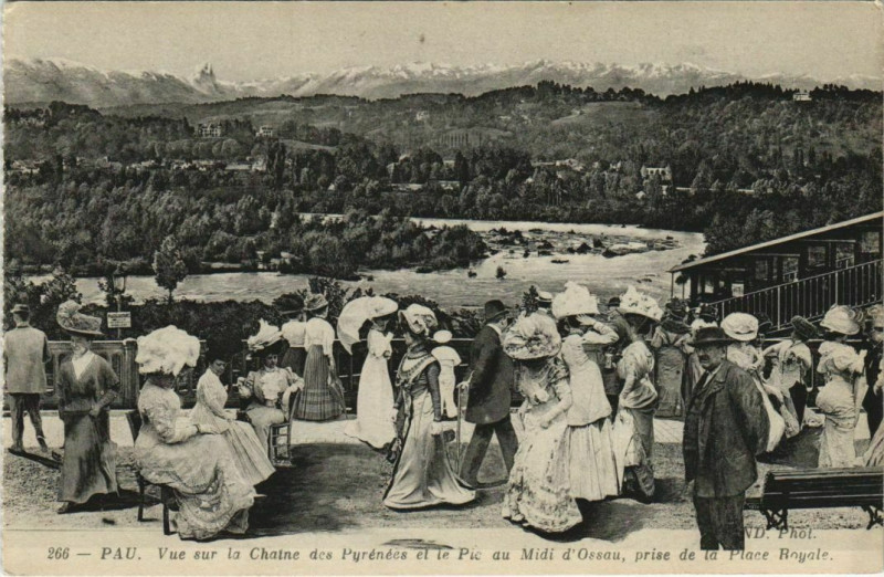 Carte postale ancienne Pau Vue sur la Chaine France à Pau