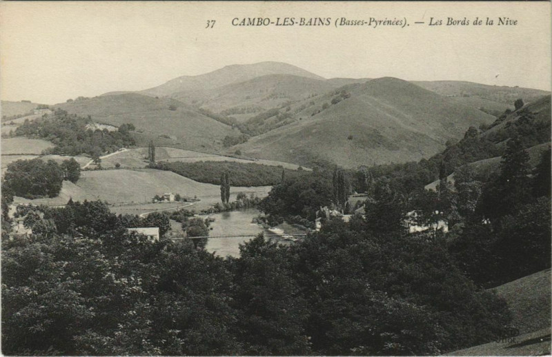 Carte postale ancienne Cambo les Bains Les Bords de la Nive France à Cambo-les-Bains