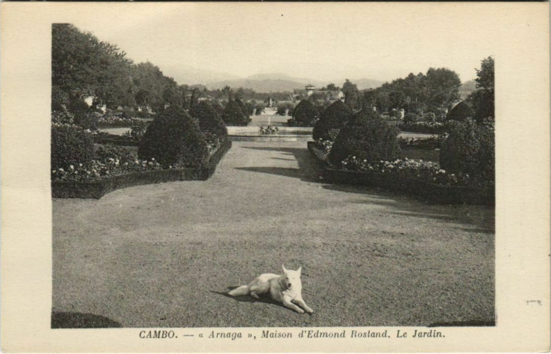 Carte postale ancienne Cambo les Bains Maison Edmond Rostand, Le Jardin France à Cambo-les-Bains