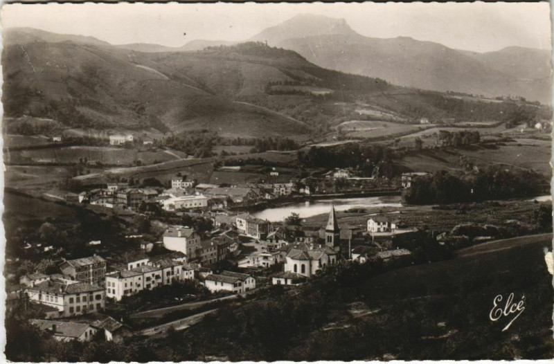 Carte postale ancienne Behobie Vue sur la Bidassoa et l'Espagne France