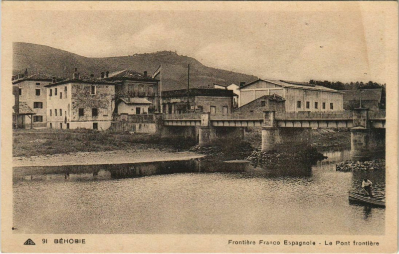Carte postale ancienne Behobie Frontiere Franco Espganole, Le Pont France à Gan