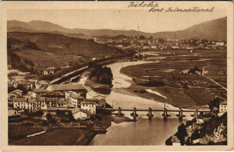 Carte postale ancienne Behobie Pont International s la Bidassoa France