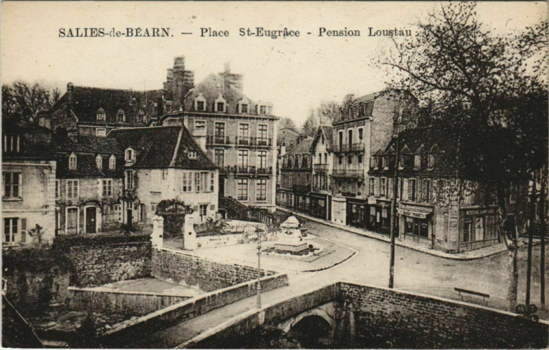 Carte postale ancienne Salies de Bearn Place St.Eugrace, Pension Loustau France