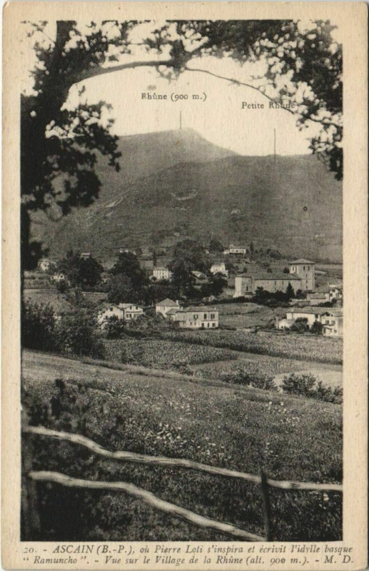 Carte postale ancienne Ascain Vue s le Village de la Rhune France à Ascain