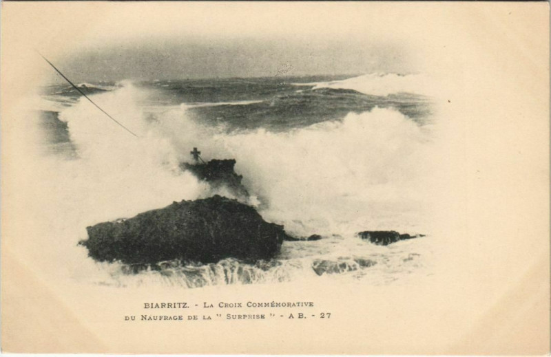 Carte postale ancienne Biarritz Croix commemorative du Naufrage France à Biarritz