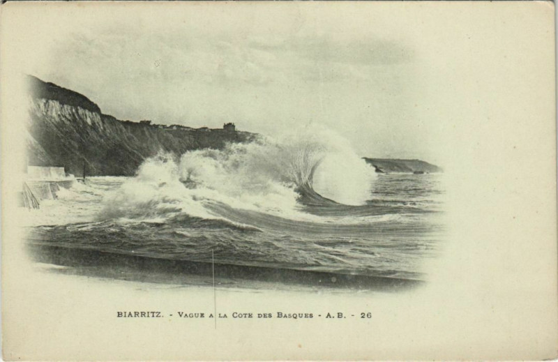 Carte postale ancienne Biarritz Vague a la Cote des Basques France à Biarritz