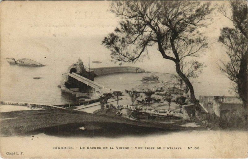 Carte postale ancienne Biarritz Rocher de la Vierge France à Biarritz