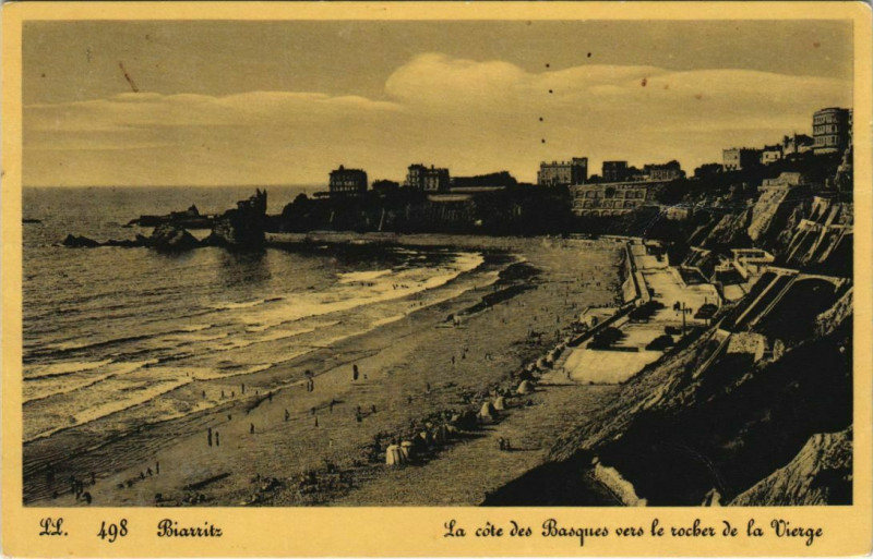Carte postale ancienne Biarritz La Cote des Basques vers le Rocher de la Vierge France à Biarritz
