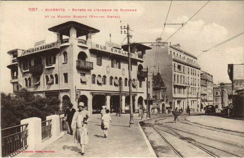 Carte postale ancienne Biarritz Entree de l'Avenue de Bayonne France à Bayonne