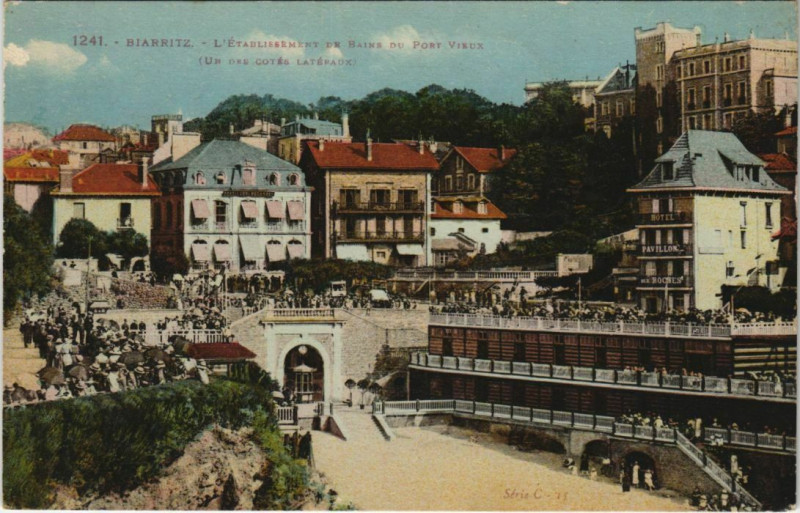 Carte postale ancienne Biarritz Etablissement de Bains du Port Vieux France à Biarritz